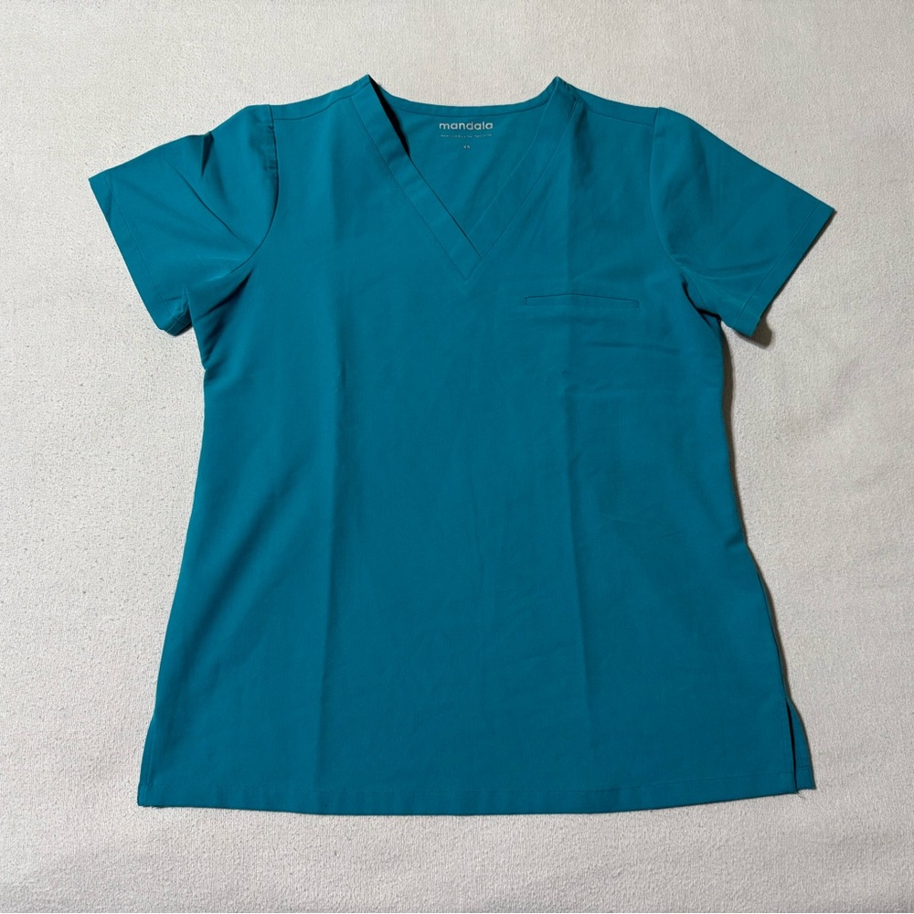 Mandala Women's XS‎ Nurse Scrub Top V Neck Front Pocket Blue